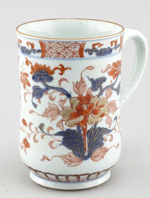Chinese export porcelain mug, with Chinese imari decoration